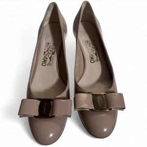Salvatore Ferragamo Vara Pump